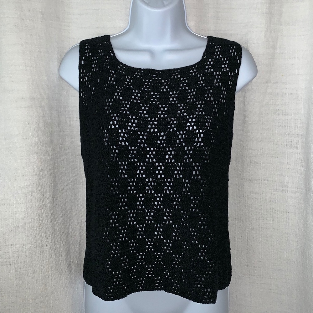 NWOT-HAROLD'S Hand Crotchet Chenille Top!